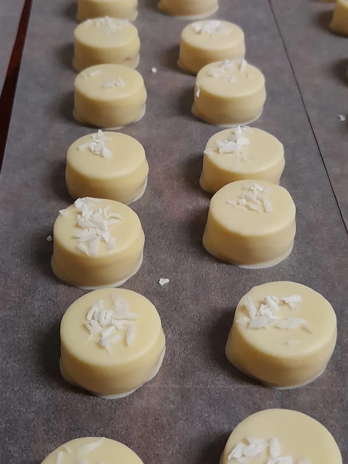 Praline aus der Pralinenstube des Kolmsteiner Hofs 28