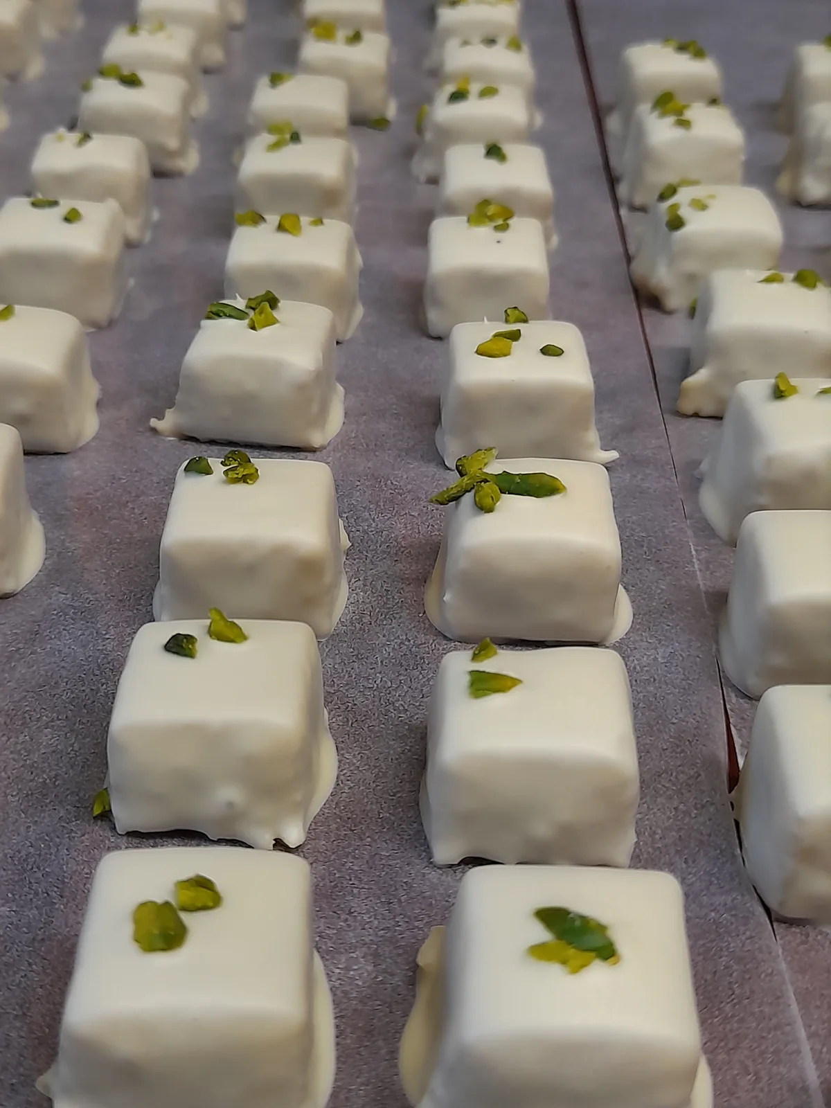 Praline aus der Pralinenstube des Kolmsteiner Hofs 27