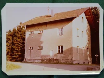 Historische Aufnahme des Kolmsteiner Hofs — das Wallfahrtshaus in den Anfangsjahren